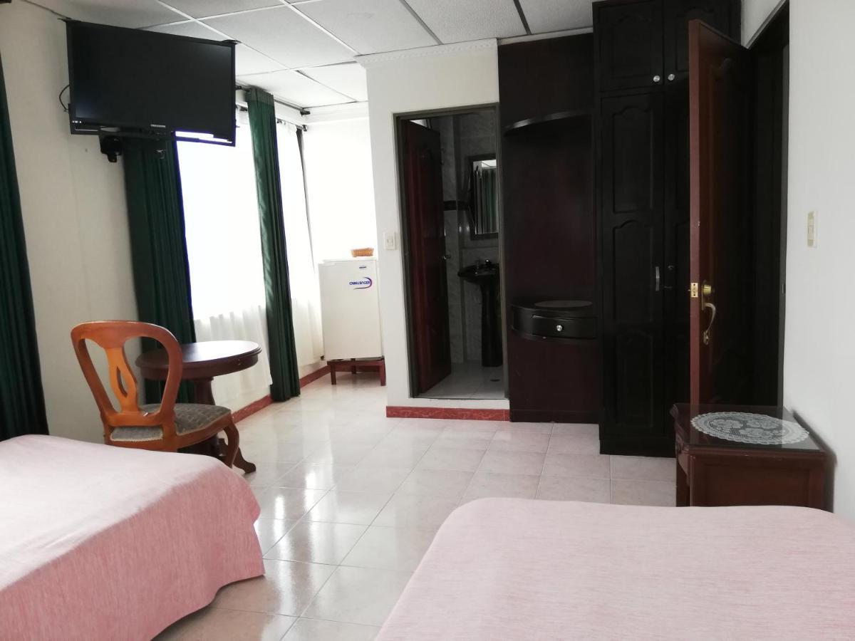 Hotel Costa Del Sol Фусагасуга Экстерьер фото
