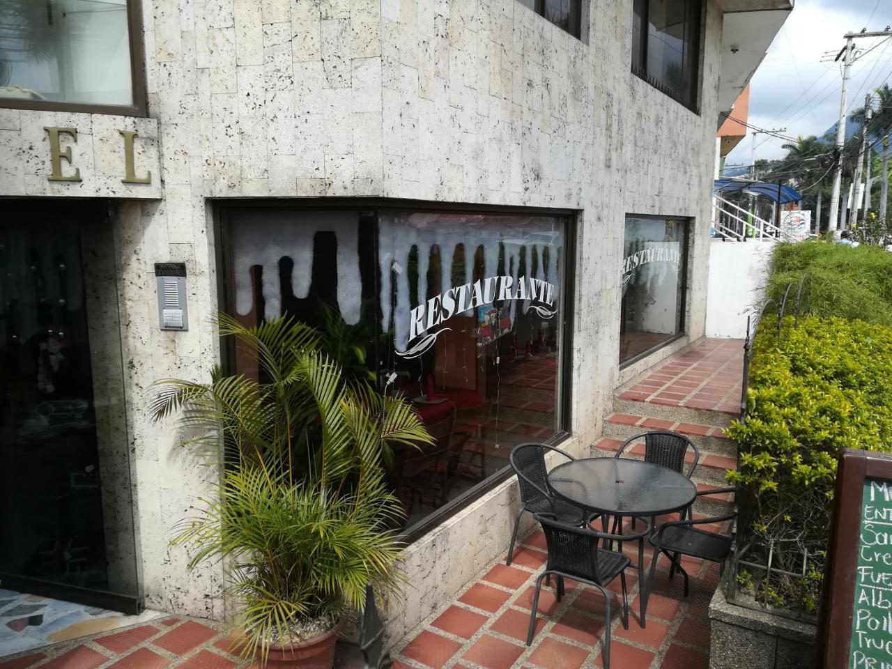 Hotel Costa Del Sol Фусагасуга Экстерьер фото