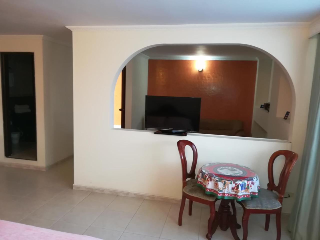Hotel Costa Del Sol Фусагасуга Экстерьер фото