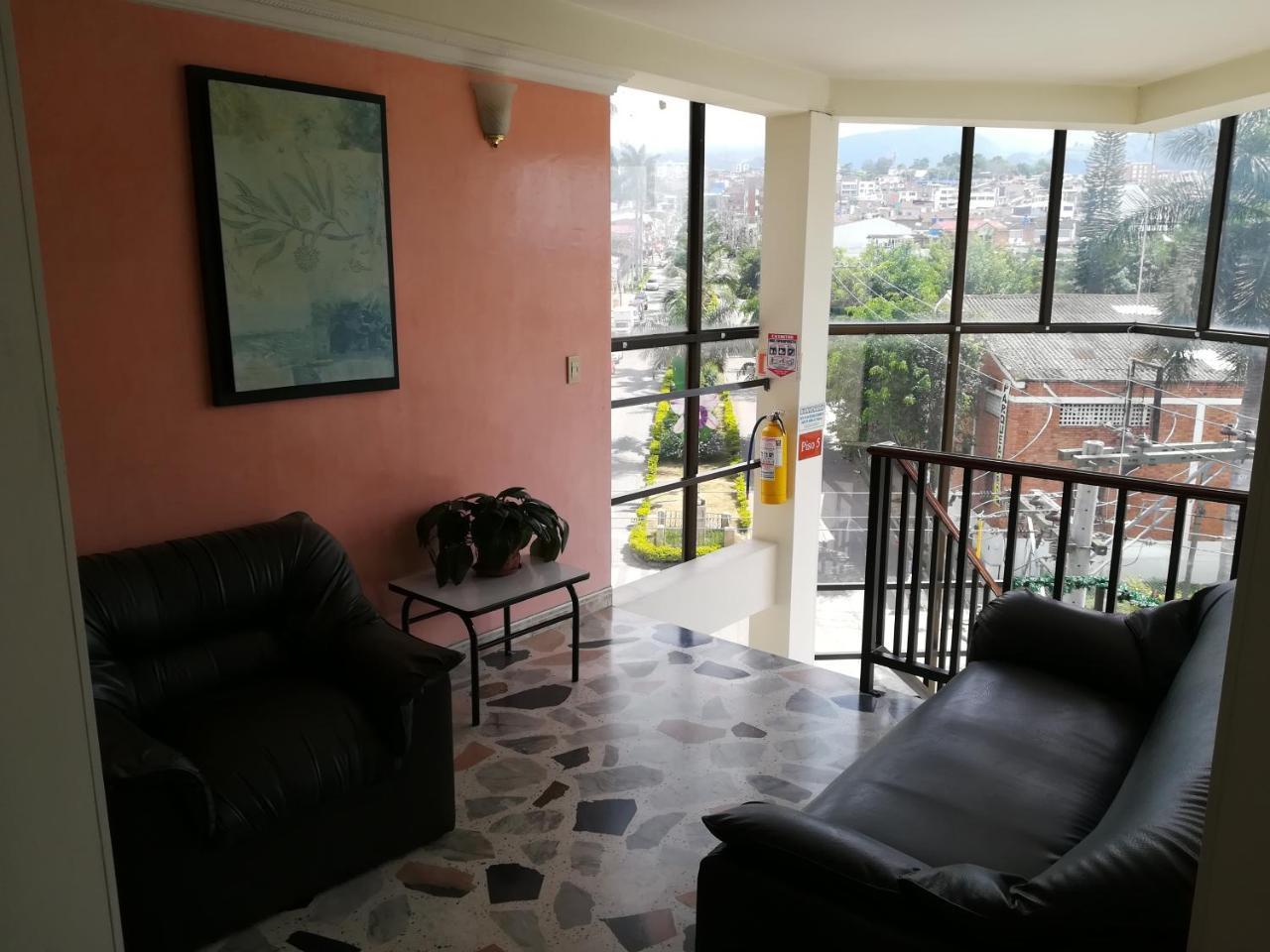 Hotel Costa Del Sol Фусагасуга Экстерьер фото