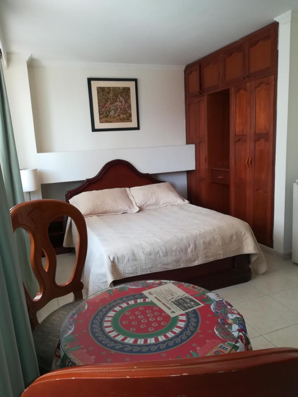 Hotel Costa Del Sol Фусагасуга Экстерьер фото