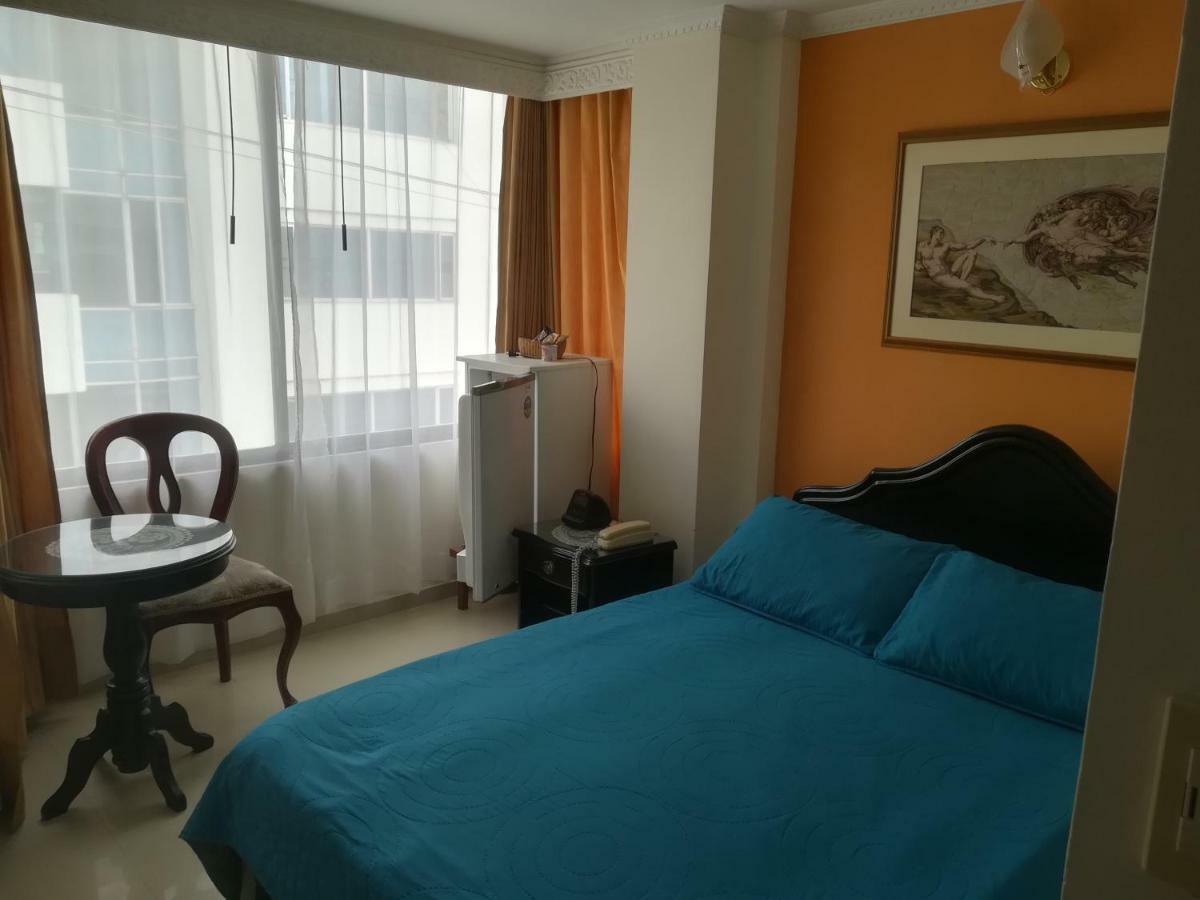 Hotel Costa Del Sol Фусагасуга Экстерьер фото
