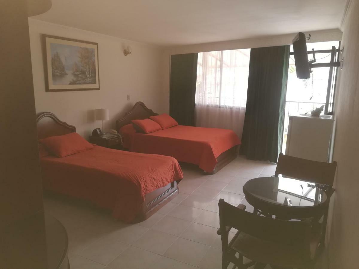 Hotel Costa Del Sol Фусагасуга Экстерьер фото