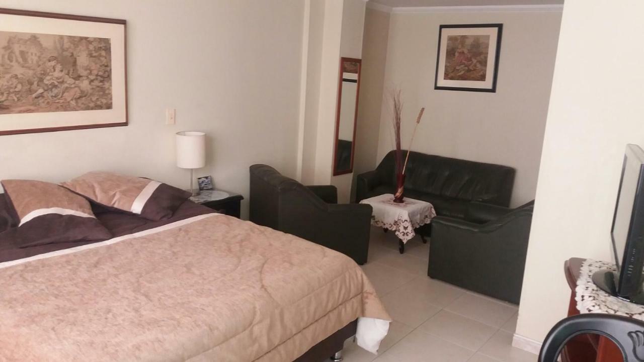 Hotel Costa Del Sol Фусагасуга Экстерьер фото